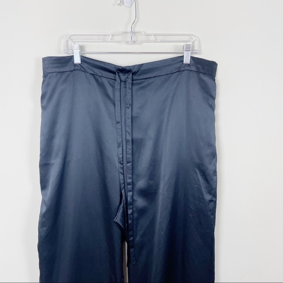 Savage x Fenty Rihanna Black Satin Pajama Set Size 3X - Picture 9 of 13